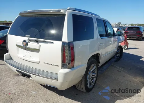 2013 Cadillac Escalade Premium z USA, uszkodzony, nr VIN 1GYS3CEF8DR147550